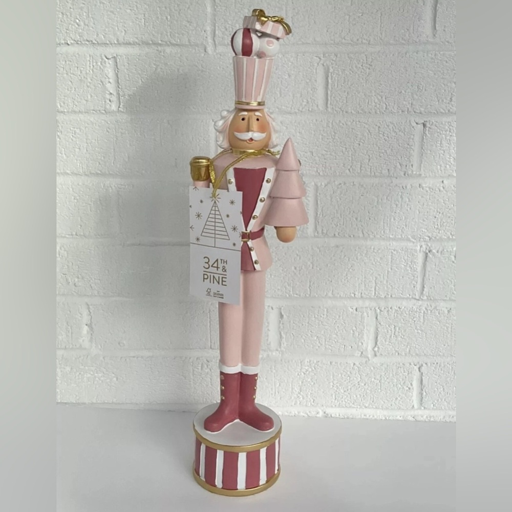 34th & Pine Pink Holiday Nutcracker Soldier Statue Christmas New HTF
